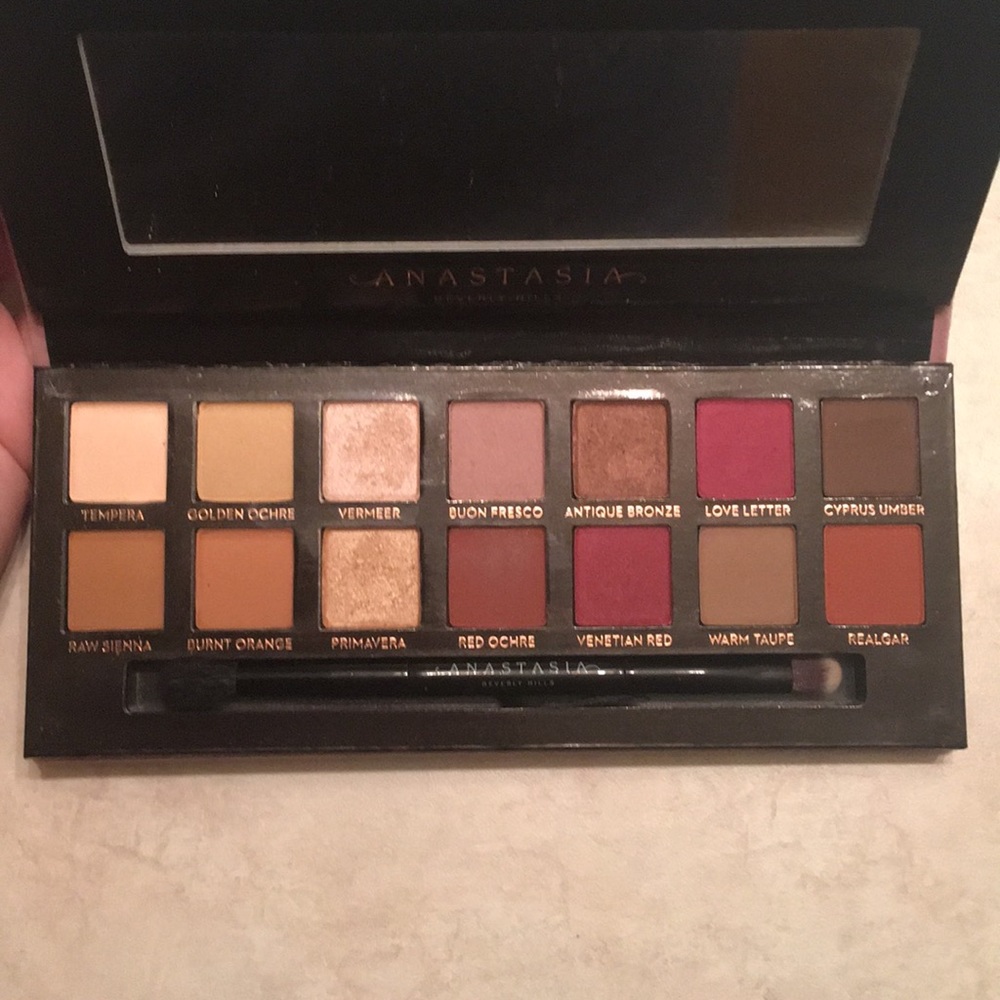 Anastasia Beverly Hills Modern Renaissance